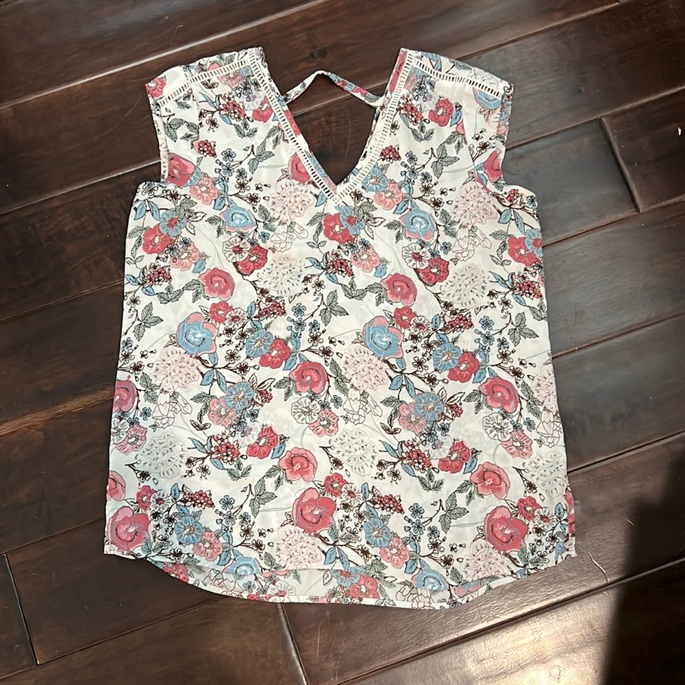 (2) TOPS!! Super cute and dressy tops!! Pre loved